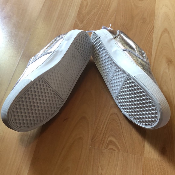 Old navy girls shoe - Picture 3 of 4